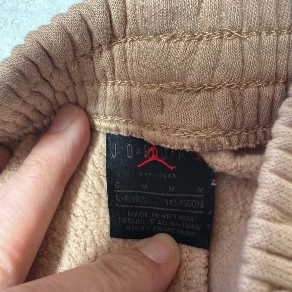 Sporty Streetwear Jordan Boys 6 Tan Fleece Jogger Sweatpants Jumpman - Picture 3 of 5